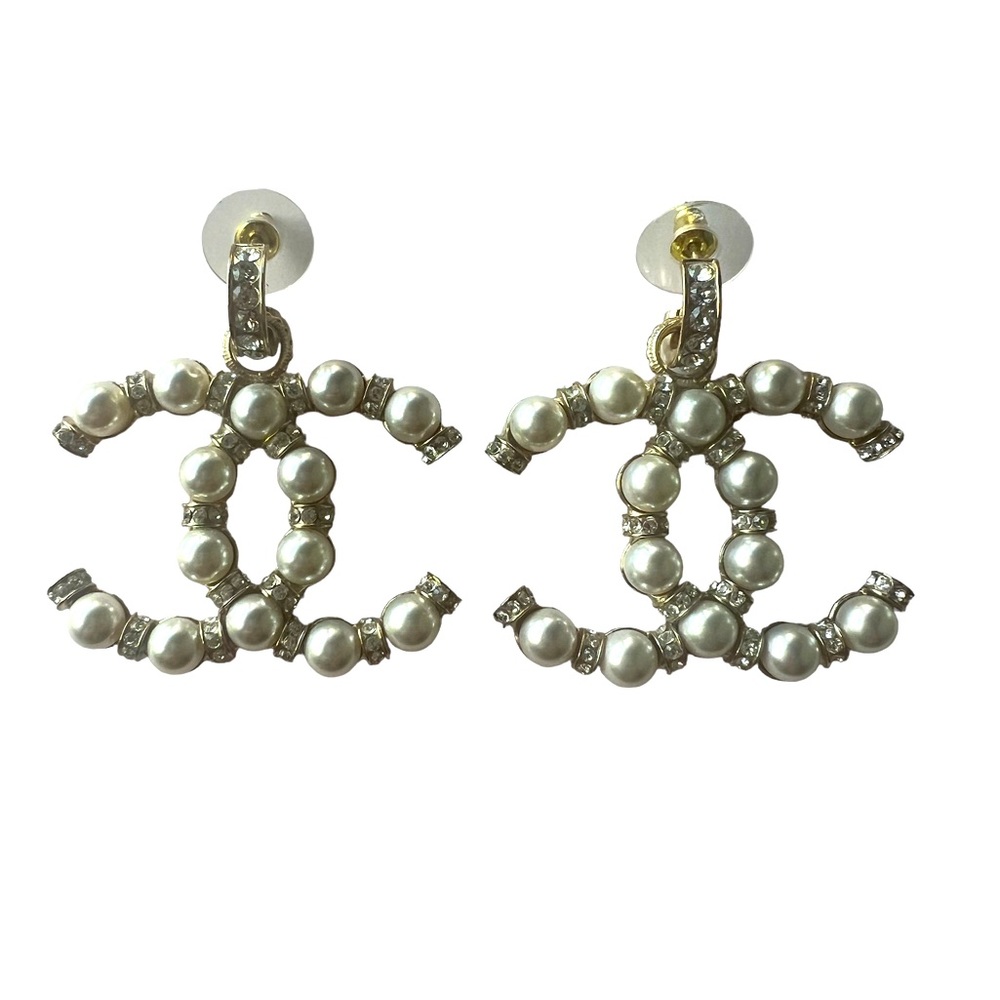 🖤SOLD🖤 Chanel Pearl CC Earrings